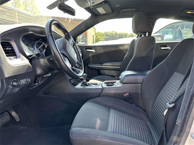 2023 Dodge Charger SXT photo 2