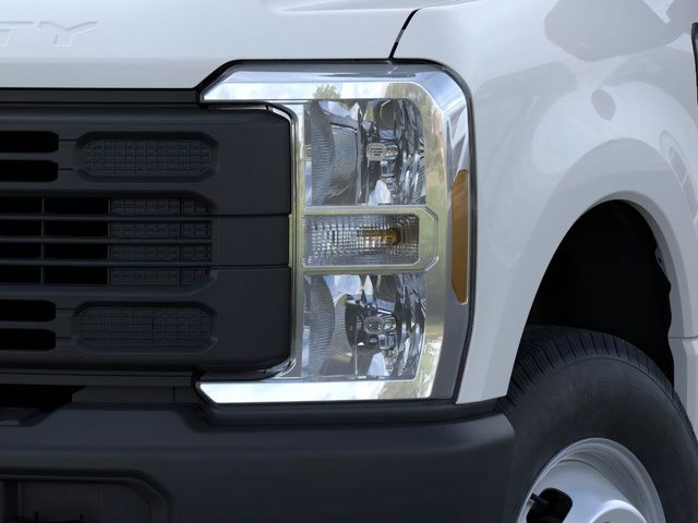 2026 Ford F-350 Super Duty Chassis Cab XL - Photo 18