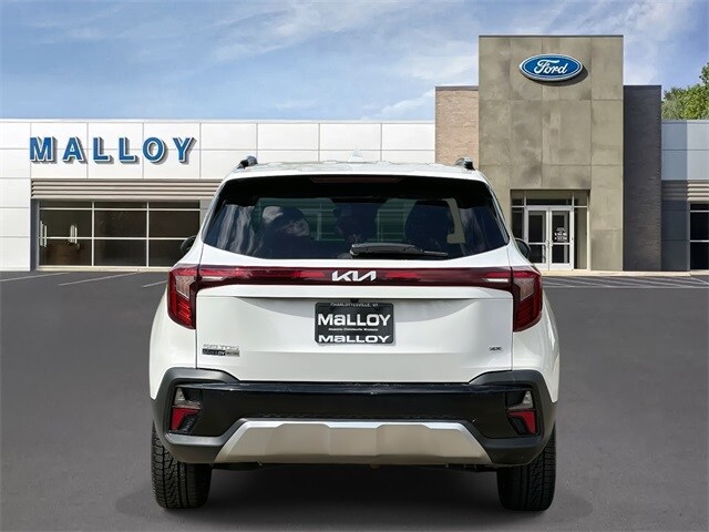2024 Kia Seltos EX photo 2