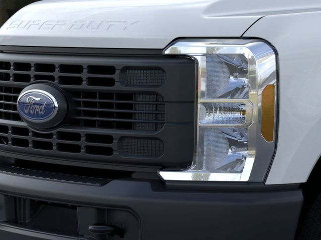 2026 Ford F-350 Super Duty Chassis Cab XL - Photo 8
