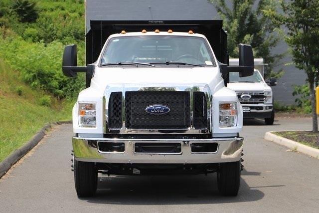 2024 Ford F-650 photo 2