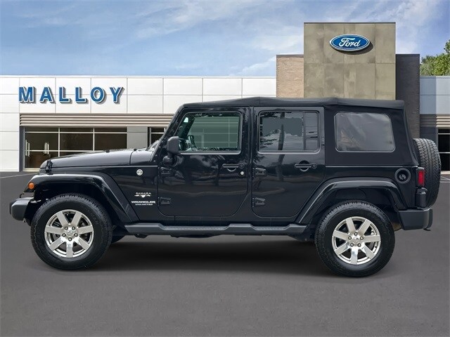 2017 Jeep Wrangler Unlimited Sahara photo 3