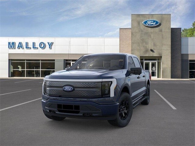 2025 Ford F-150 Lightning XLT photo 2
