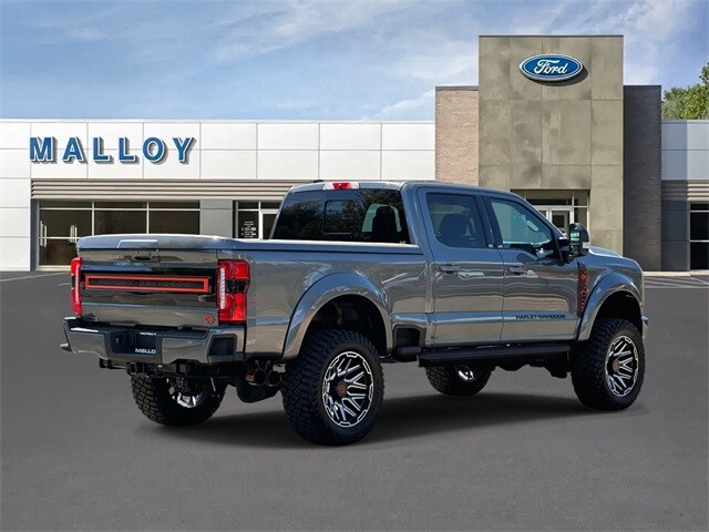 2024 Ford F-250 Lariat photo 2