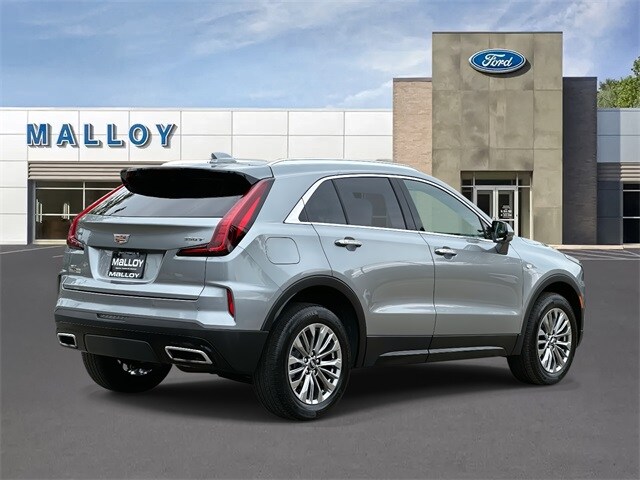 2025 Cadillac XT4 Premium Luxury photo 2