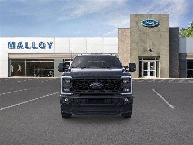 2025 Ford F-350 XLT photo 2
