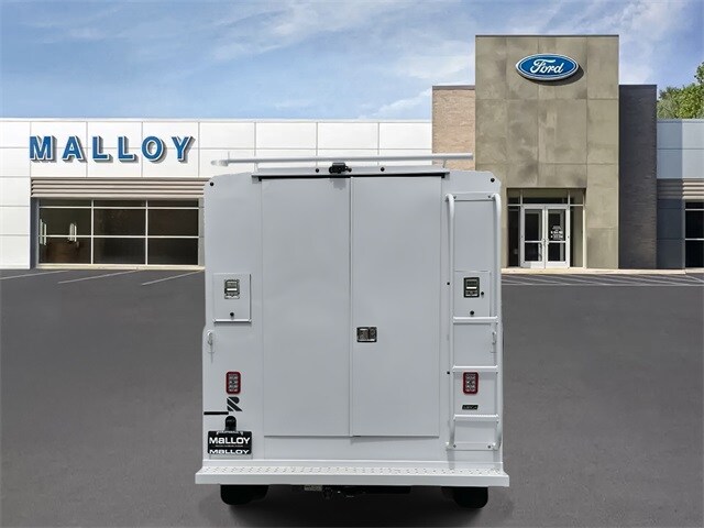 2024 Ford Transit Chassis Cutaway photo 3