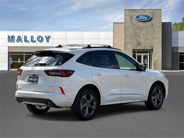 2024 Ford Escape ST-Line photo 2