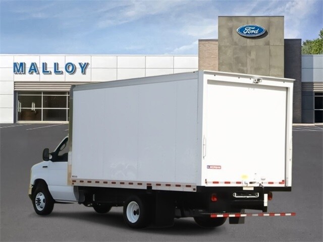 2025 Ford E-350 photo 3