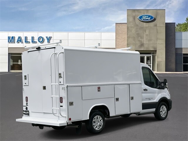2024 Ford Transit Chassis Cutaway photo 2