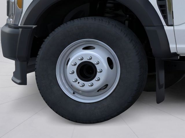 2025 Ford F-600 Super Duty Chassis Cab XL - Photo 19
