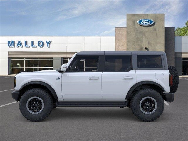 2025 Ford Bronco Outer Banks photo 3