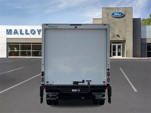2024 Ford E-450 Cutaway DRW photo 3