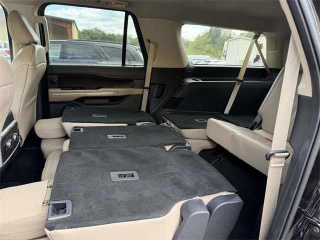 2024 Ford Expedition MAX Limited photo 3