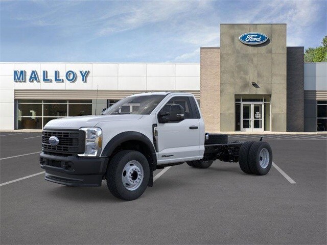 2025 Ford F-600 photo 2