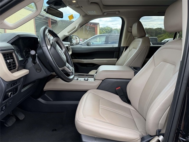 2024 Ford Expedition MAX Limited photo 2