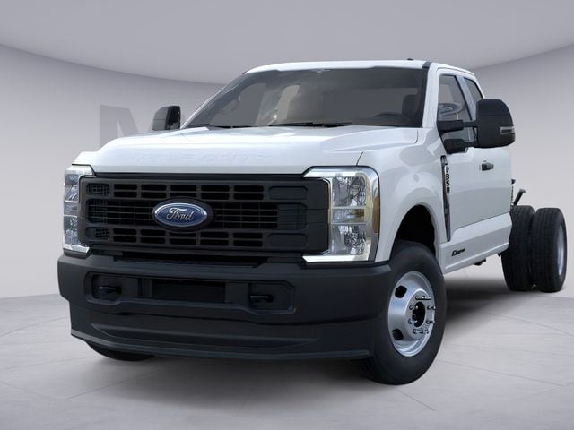 2026 Ford F-350 Super Duty Chassis Cab XL - Photo 9