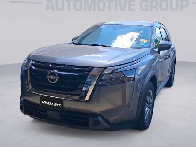 2025 Nissan Pathfinder SV 4WD's photo