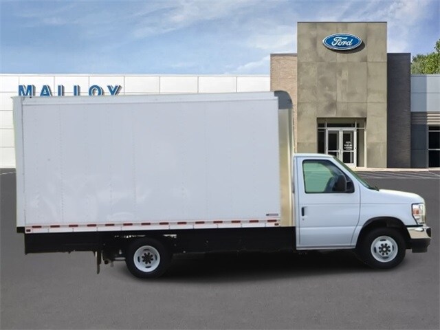 2025 Ford E-350 photo 2