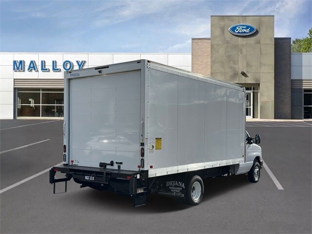 2024 Ford E-450 Cutaway DRW photo 2