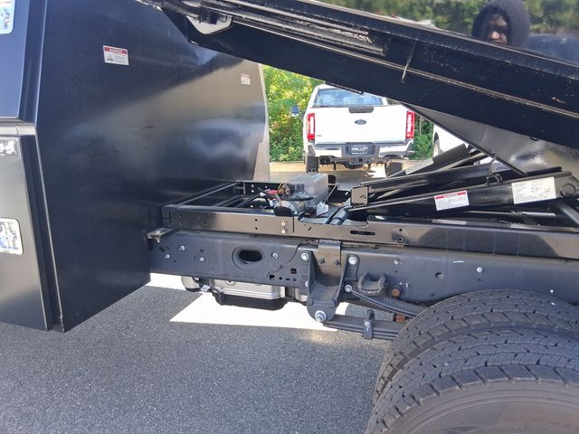 2025 Ford F-600 Super Duty Chassis Cab XL - Photo 24