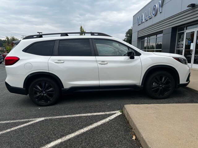 2022 Subaru Ascent Onyx Edition photo 3