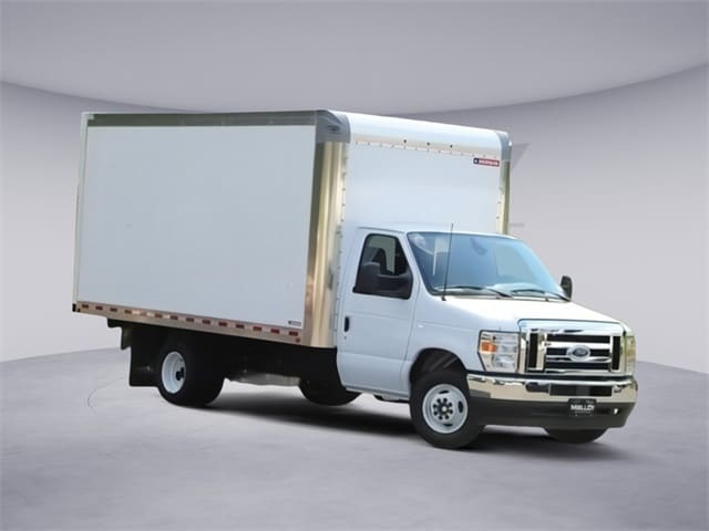 2025 Ford E-Series Base's photo