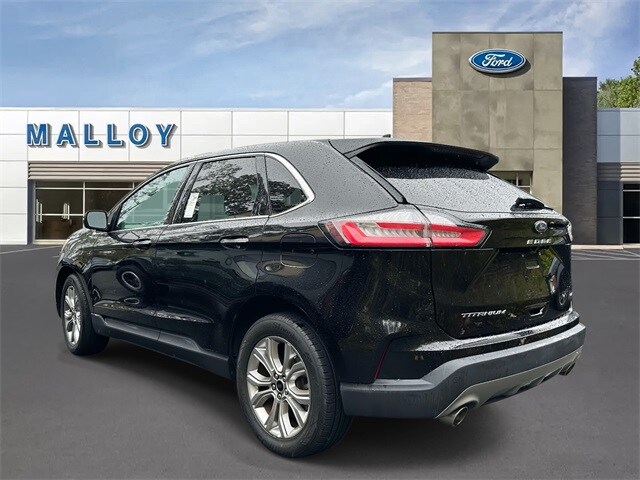 2024 Ford Edge Titanium photo 2