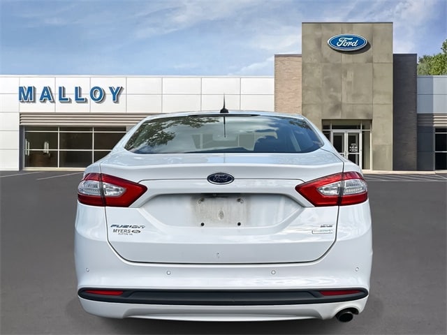 2016 Ford Fusion SE photo 4