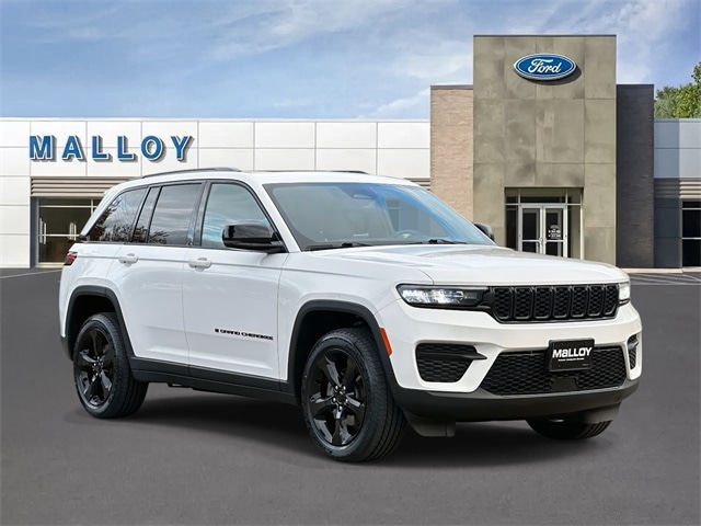 2023 Jeep Grand Cherokee Altitude's photo