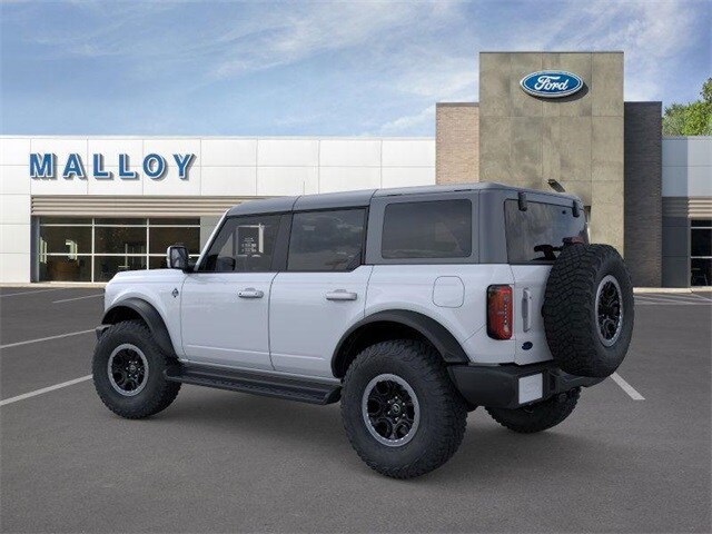 2025 Ford Bronco Outer Banks photo 4