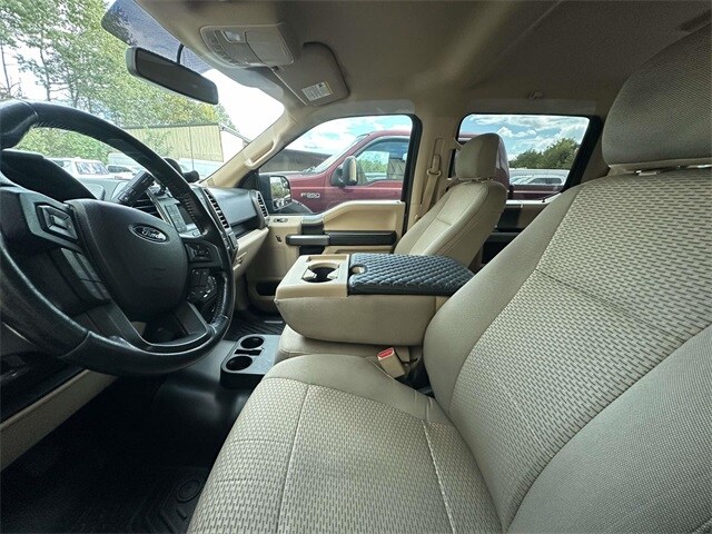2016 Ford F-150 XLT photo 2