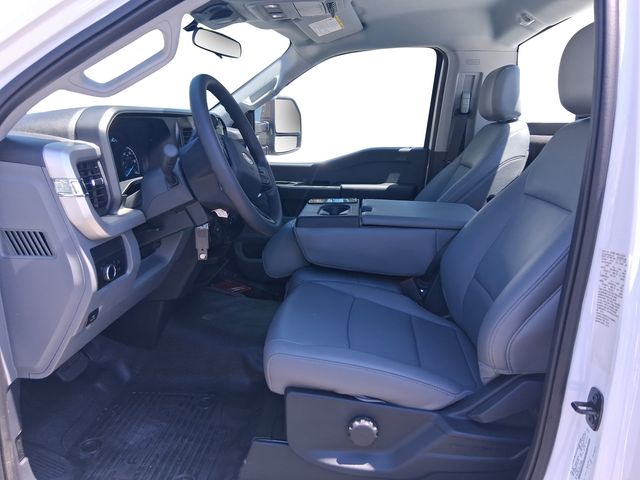 2025 Ford F-600 Super Duty Chassis Cab XL - Photo 10