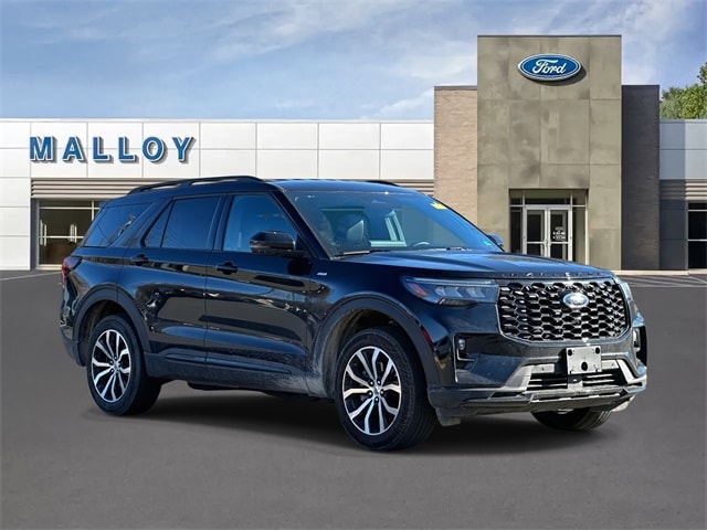 2025 Ford Explorer ST-LINE's photo