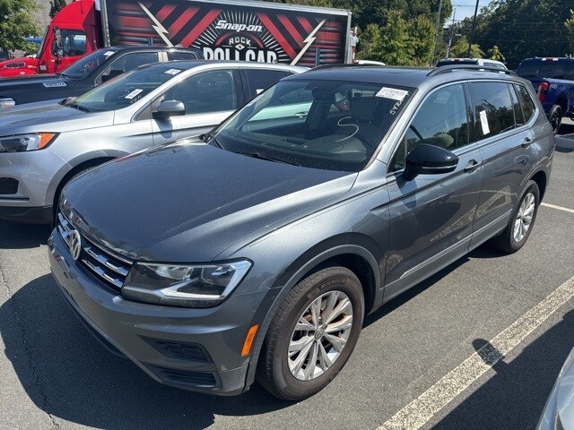 2018 Volkswagen Tiguan SEL photo 2