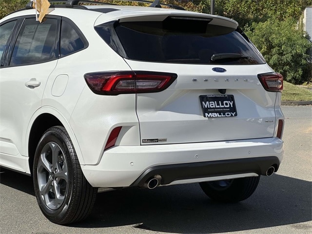 2024 Ford Escape ST-Line photo 4