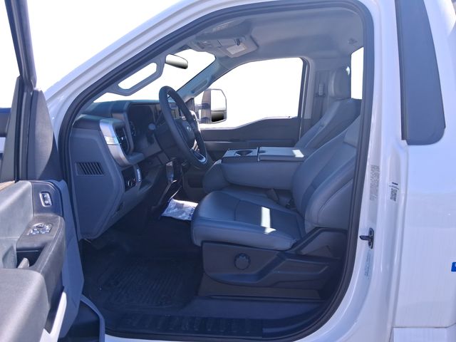 2025 Ford F-600 Super Duty Chassis Cab XL - Photo 10