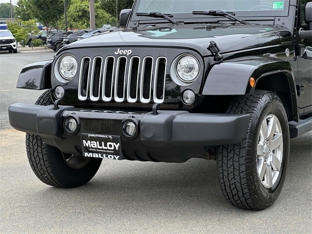 2017 Jeep Wrangler Unlimited Sahara photo 4