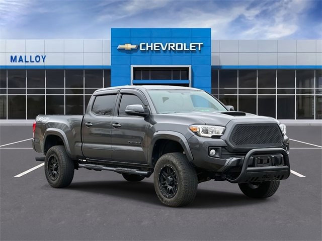 2017 Toyota Tacoma TRD Sport's photo