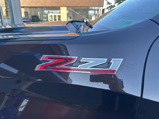 2019 Chevrolet Silverado 1500 LT photo 2