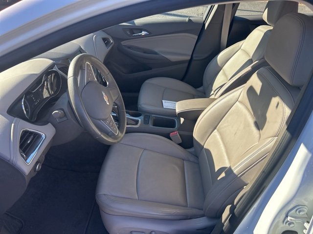 2018 Chevrolet Cruze Premier photo 2