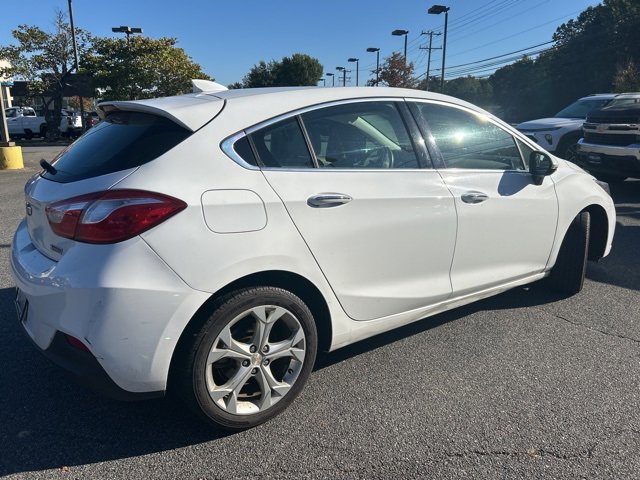 2018 Chevrolet Cruze Premier photo 2