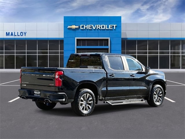 2021 Chevrolet Silverado 1500 RST photo 2
