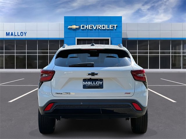 2024 Chevrolet Trax photo 2