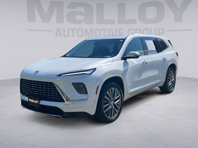 2025 Buick Enclave Avenir AWD's photo