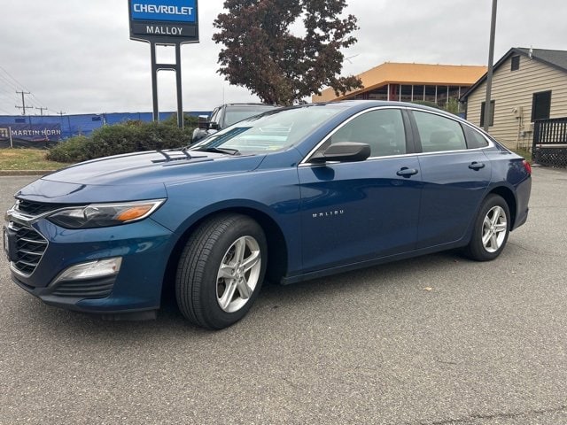 2019 Chevrolet Malibu LS photo 3
