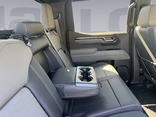 2025 Chevrolet Silverado 1500 ZR2 - Photo 18