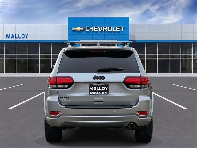 2017 Jeep Grand Cherokee Altitude photo 3