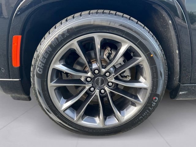 2024 Jeep Grand Wagoneer L Series II - Photo 9