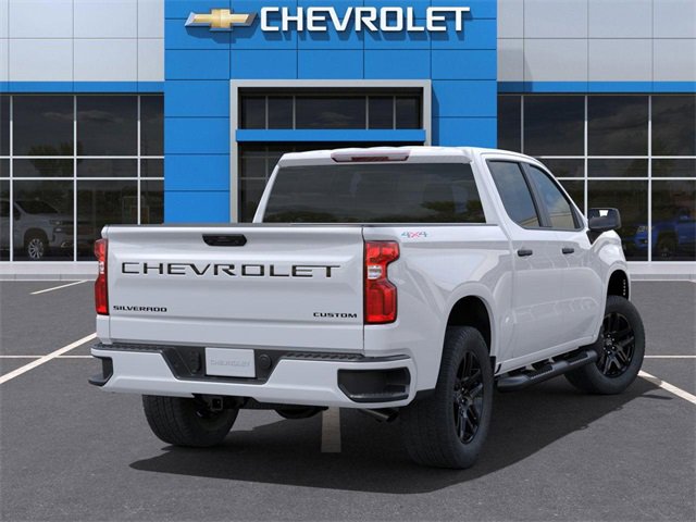 2024 Chevrolet Silverado 1500 Custom photo 4